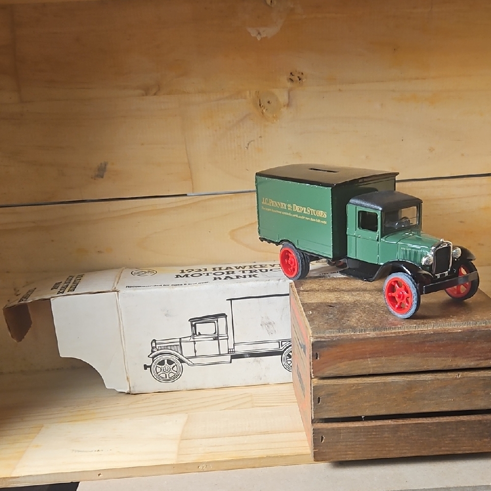 2/$69 - Vintage 1931 Hawkeye Motor Truck BANK - Green and Red Delivery Truck